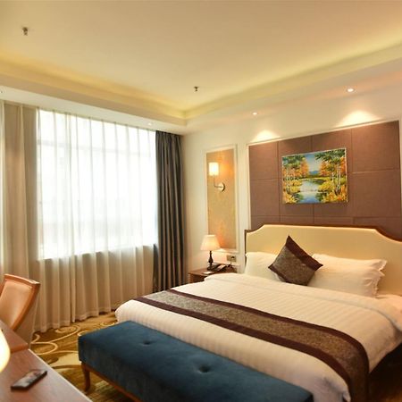 Hong Van Grand Hotel Mong Cai Extérieur photo