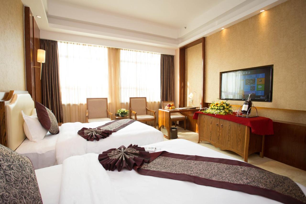 Hong Van Grand Hotel Mong Cai Extérieur photo