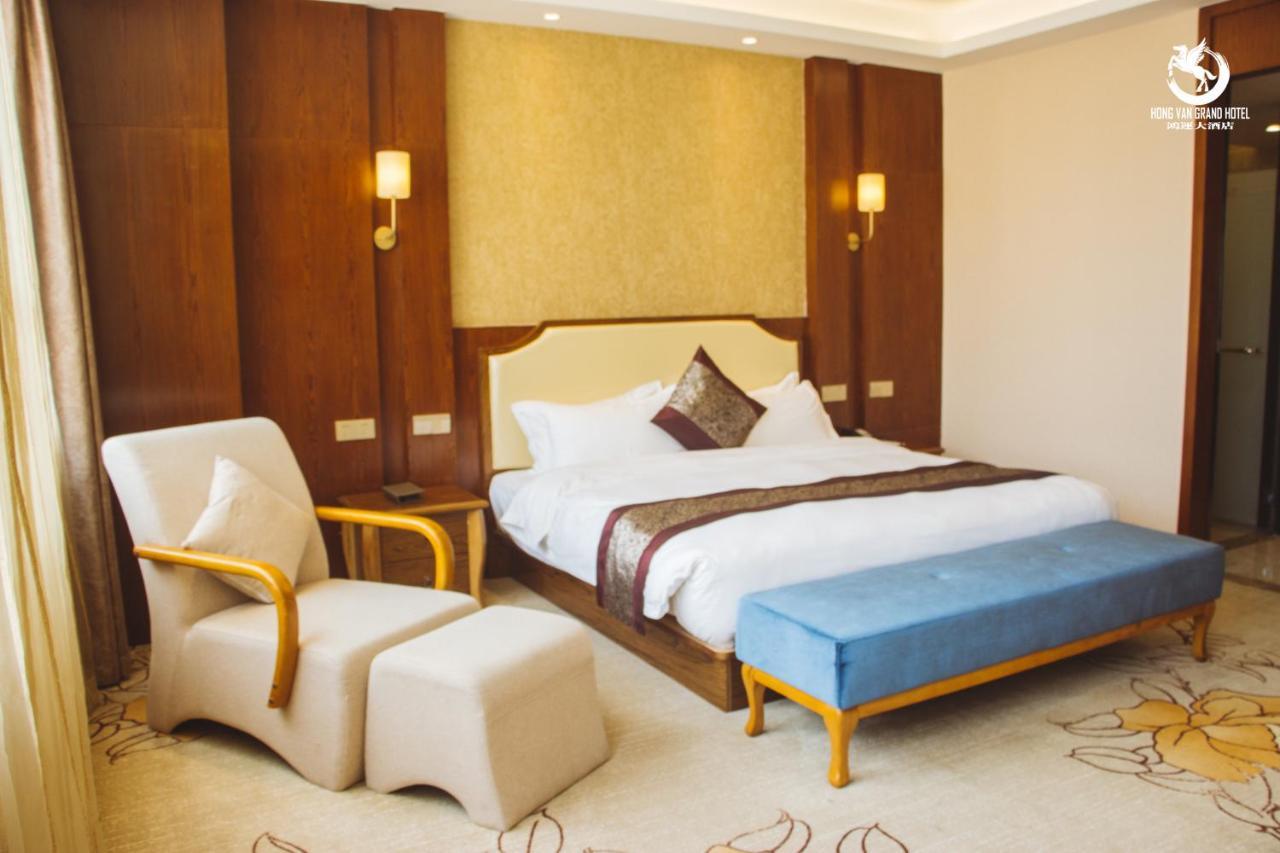 Hong Van Grand Hotel Mong Cai Extérieur photo