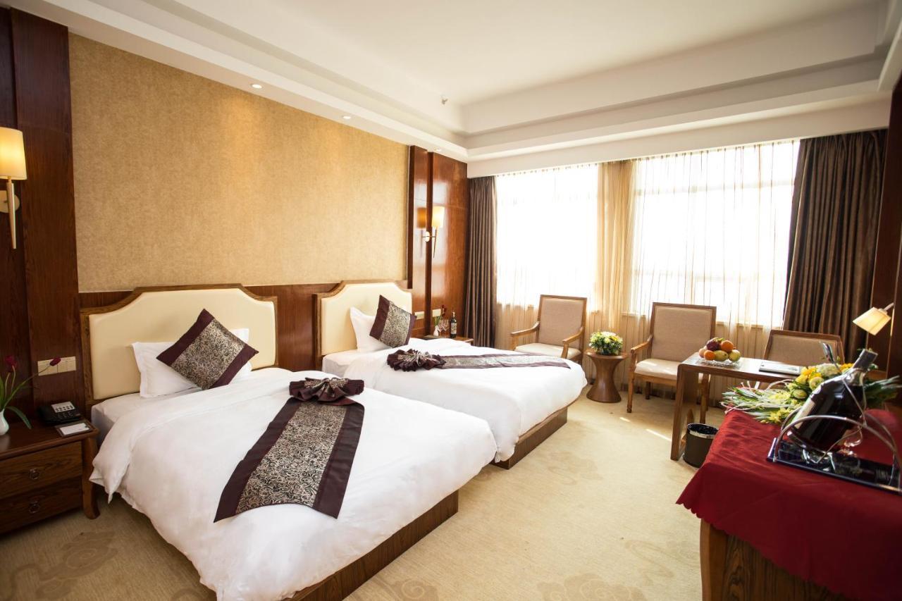 Hong Van Grand Hotel Mong Cai Extérieur photo