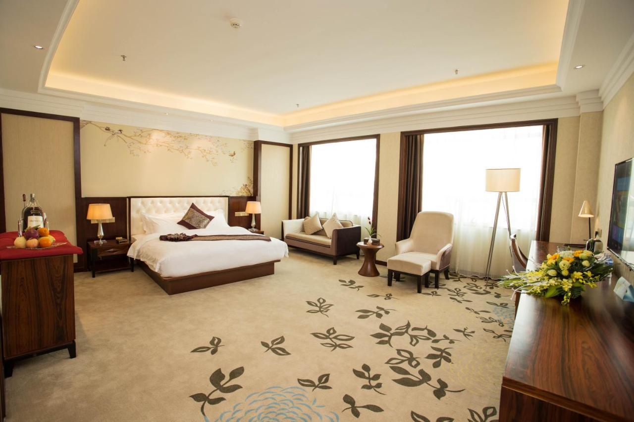 Hong Van Grand Hotel Mong Cai Extérieur photo