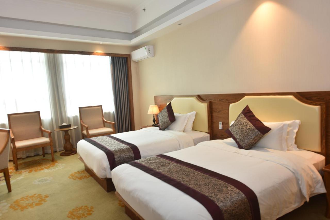 Hong Van Grand Hotel Mong Cai Extérieur photo