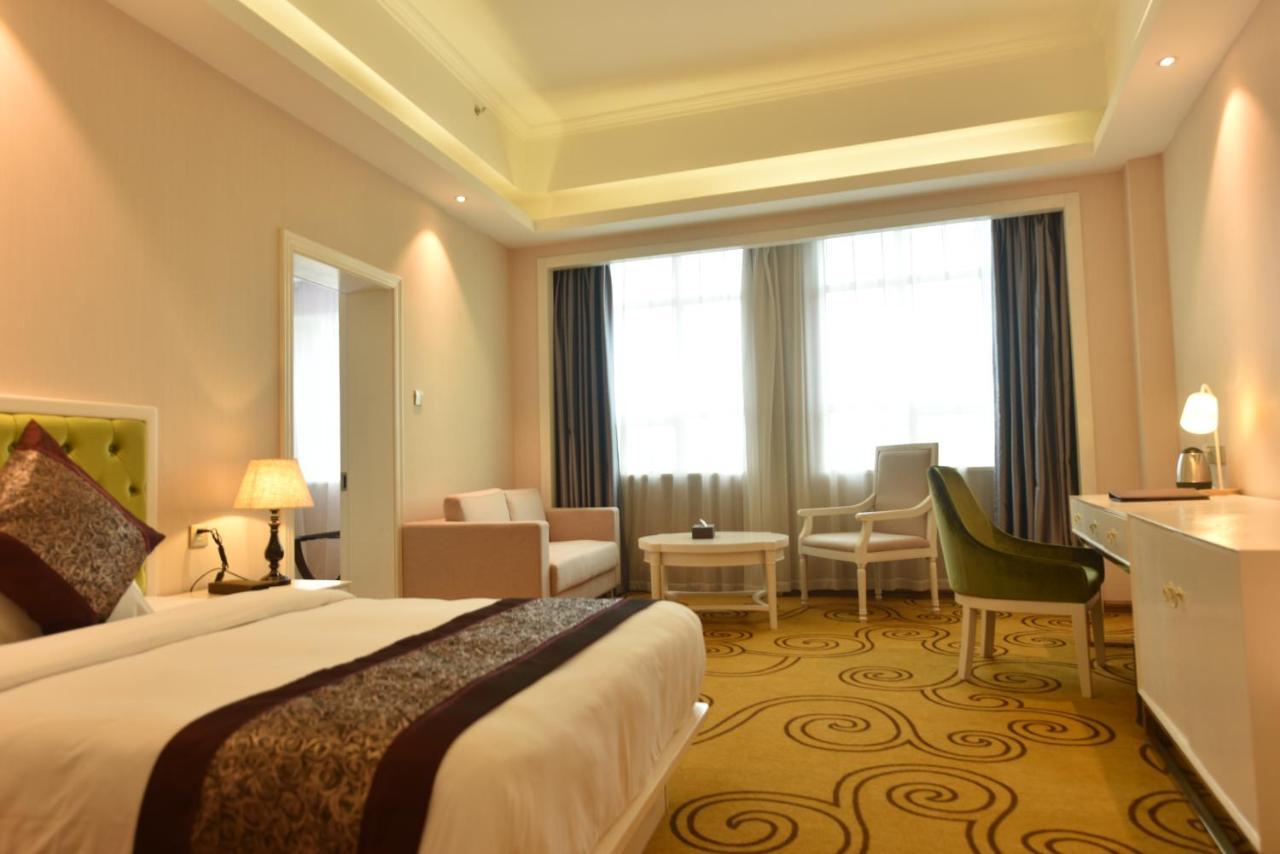 Hong Van Grand Hotel Mong Cai Extérieur photo