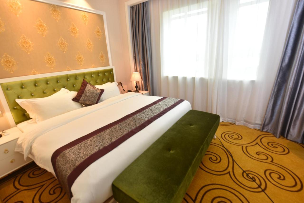Hong Van Grand Hotel Mong Cai Extérieur photo