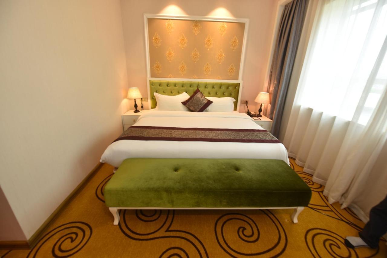 Hong Van Grand Hotel Mong Cai Extérieur photo