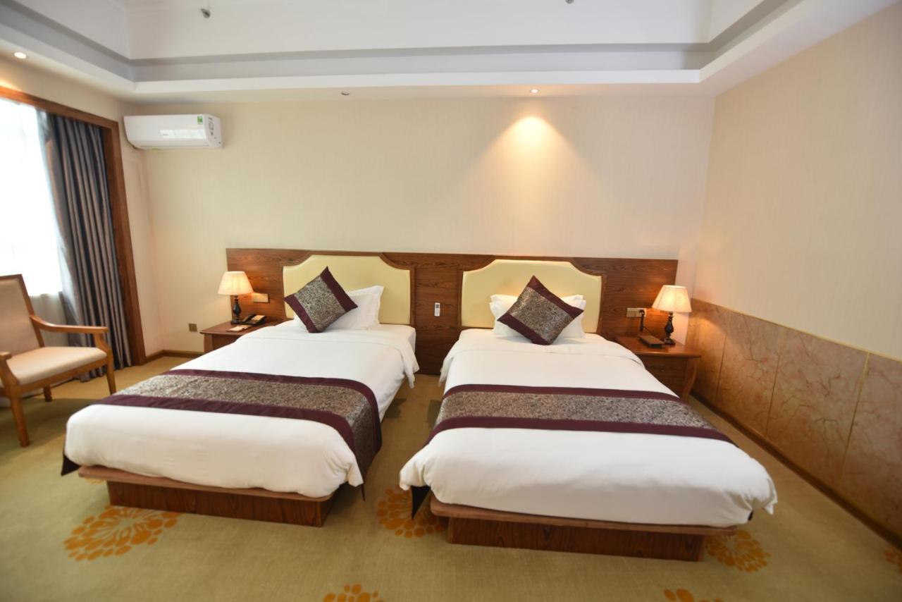 Hong Van Grand Hotel Mong Cai Extérieur photo