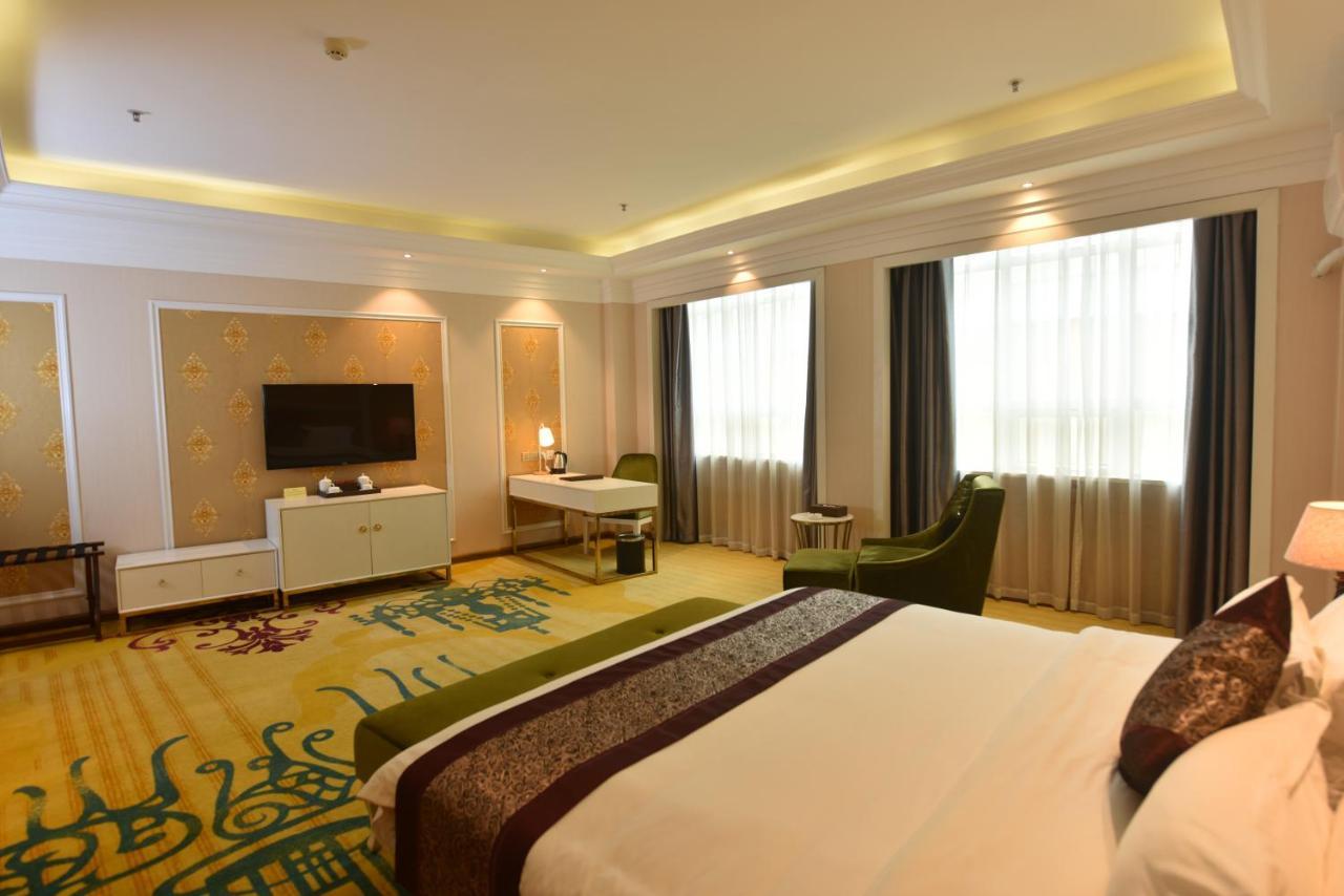 Hong Van Grand Hotel Mong Cai Extérieur photo