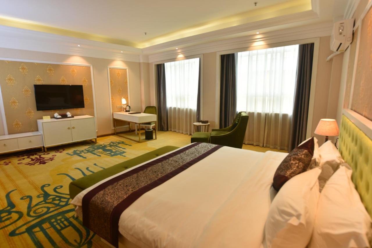 Hong Van Grand Hotel Mong Cai Extérieur photo