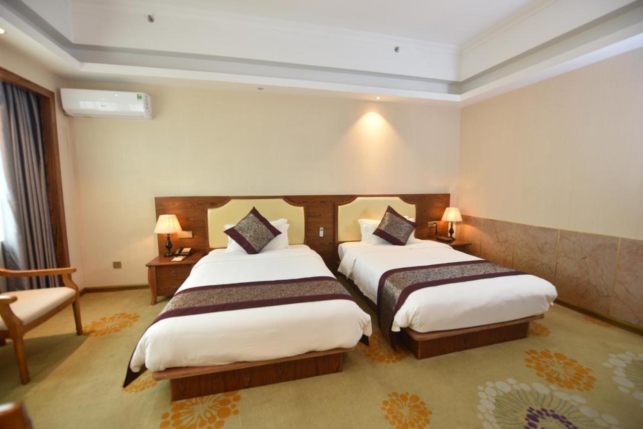 Hong Van Grand Hotel Mong Cai Extérieur photo