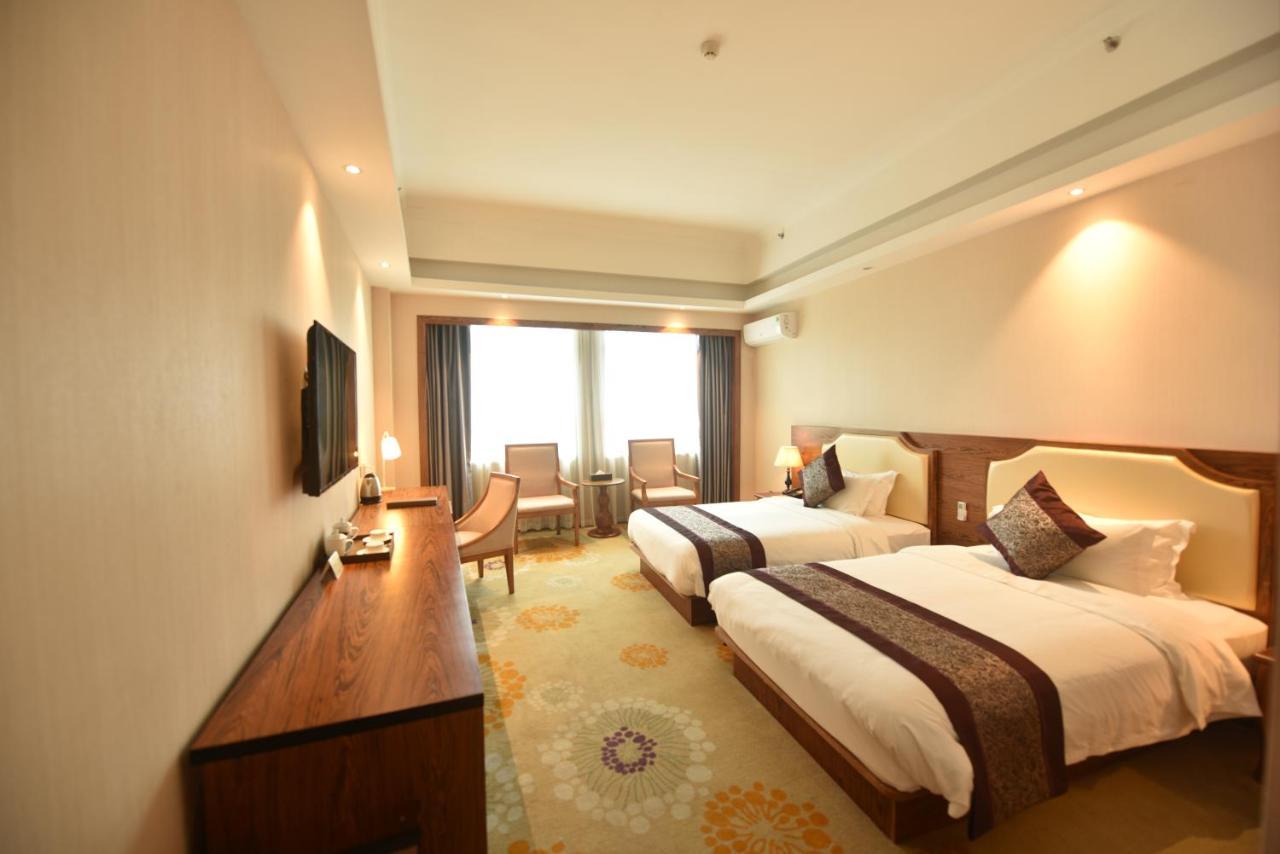 Hong Van Grand Hotel Mong Cai Extérieur photo