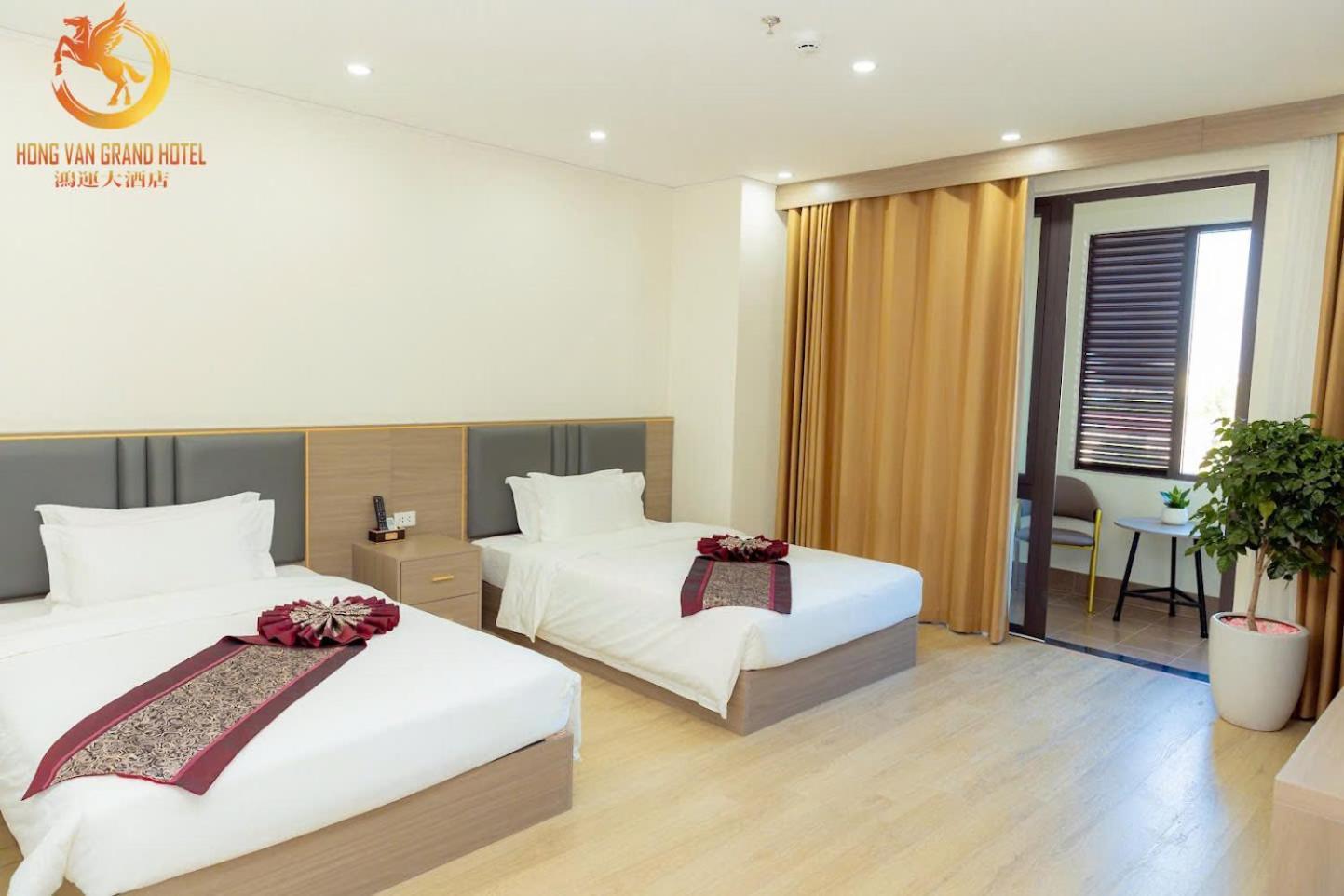 Hong Van Grand Hotel Mong Cai Extérieur photo